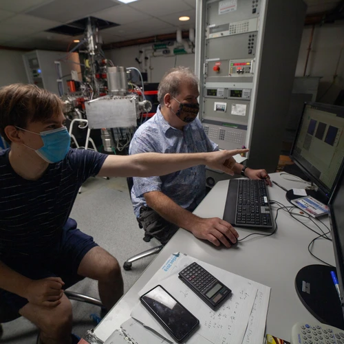 Larry Nittler and Jens Barosch look at Ryugu